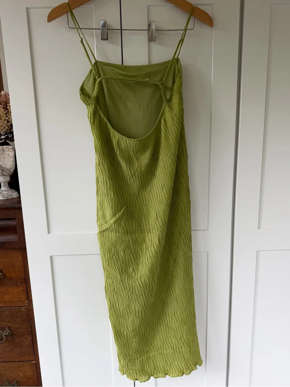 Open Back Plissé Dress - Picture 3 of 5